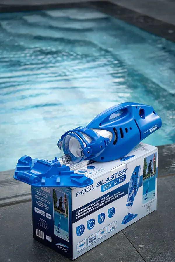 Odkurzacz do basenu ręczny Water Tech Pool Blaster MAX CG - Zdjęcie 9