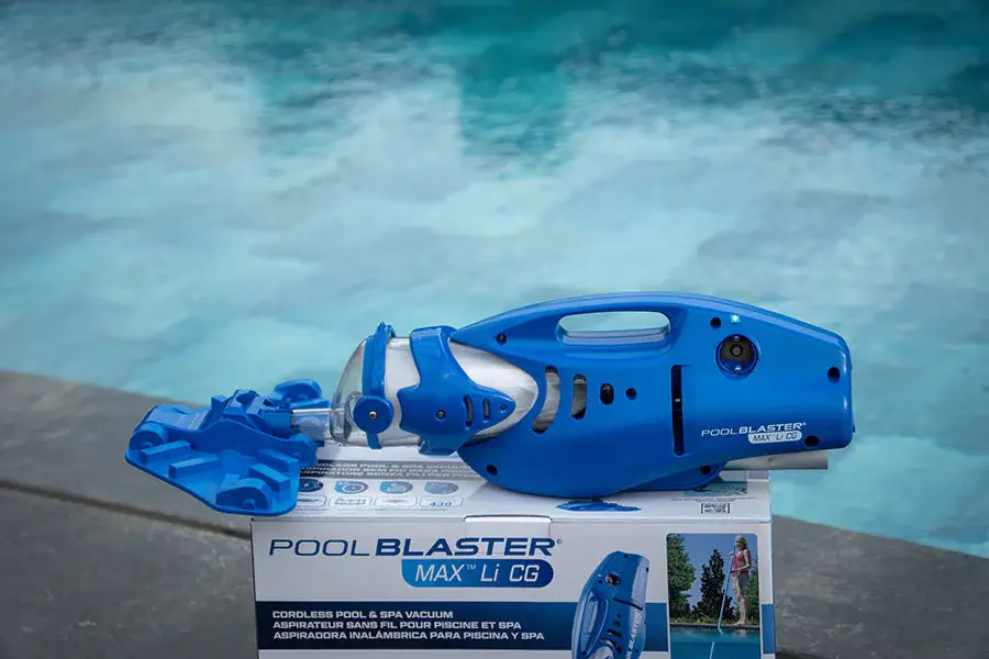 Odkurzacz do basenu ręczny Water Tech Pool Blaster MAX CG - Zdjęcie 10