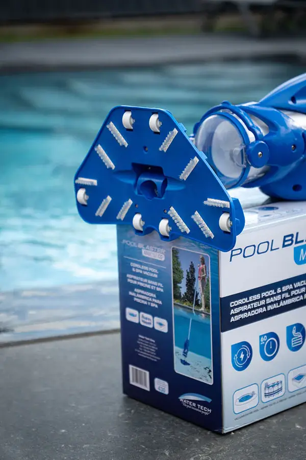 Odkurzacz do basenu ręczny Water Tech Pool Blaster MAX CG - Zdjęcie 11