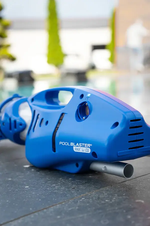 Odkurzacz do basenu ręczny Water Tech Pool Blaster MAX CG - Zdjęcie 12